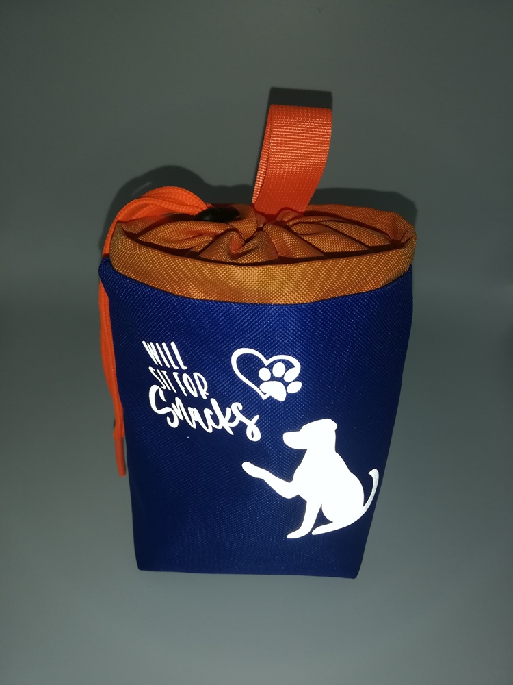 Futterbeutel "Will Seat For Snacks" blau/orange – Bild 4