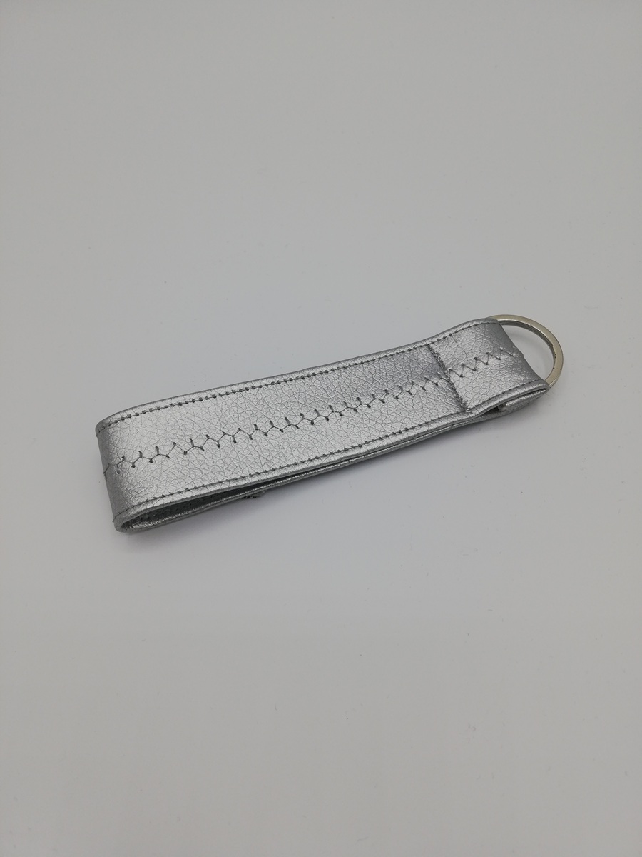 Schlüsselanhänger "Knochen" silber – Bild 2